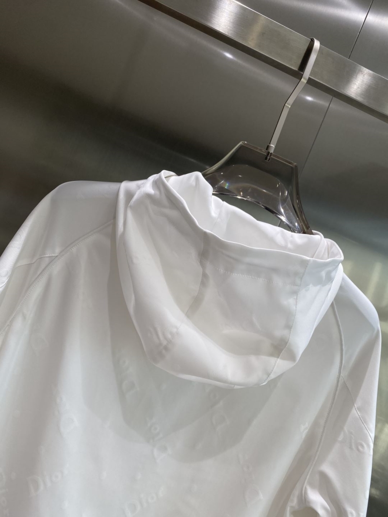 chr1st1an D10r outwear